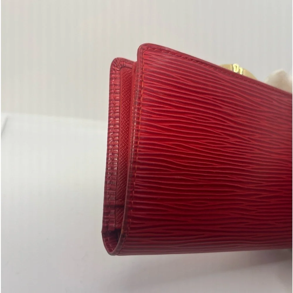 Louis Vuitton EUC Vintage Red EPI Porte Monnaie Viennois Bifold KissLatch Wallet